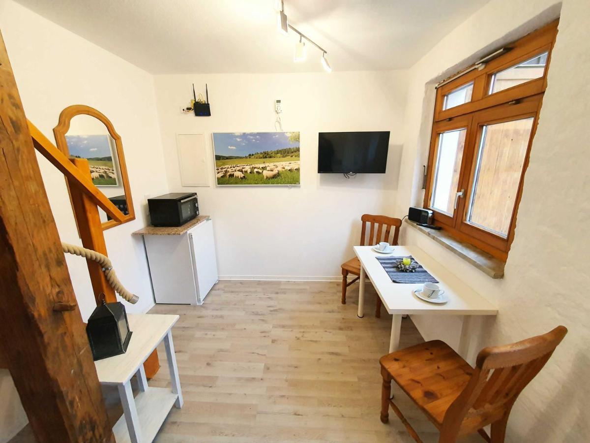 Ferienhaus Rhoener Auszeit Appartement Kaltenwestheim Buitenkant foto